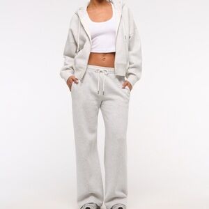 Abercrombie Essential Wide Leg Sunday Sweatpants